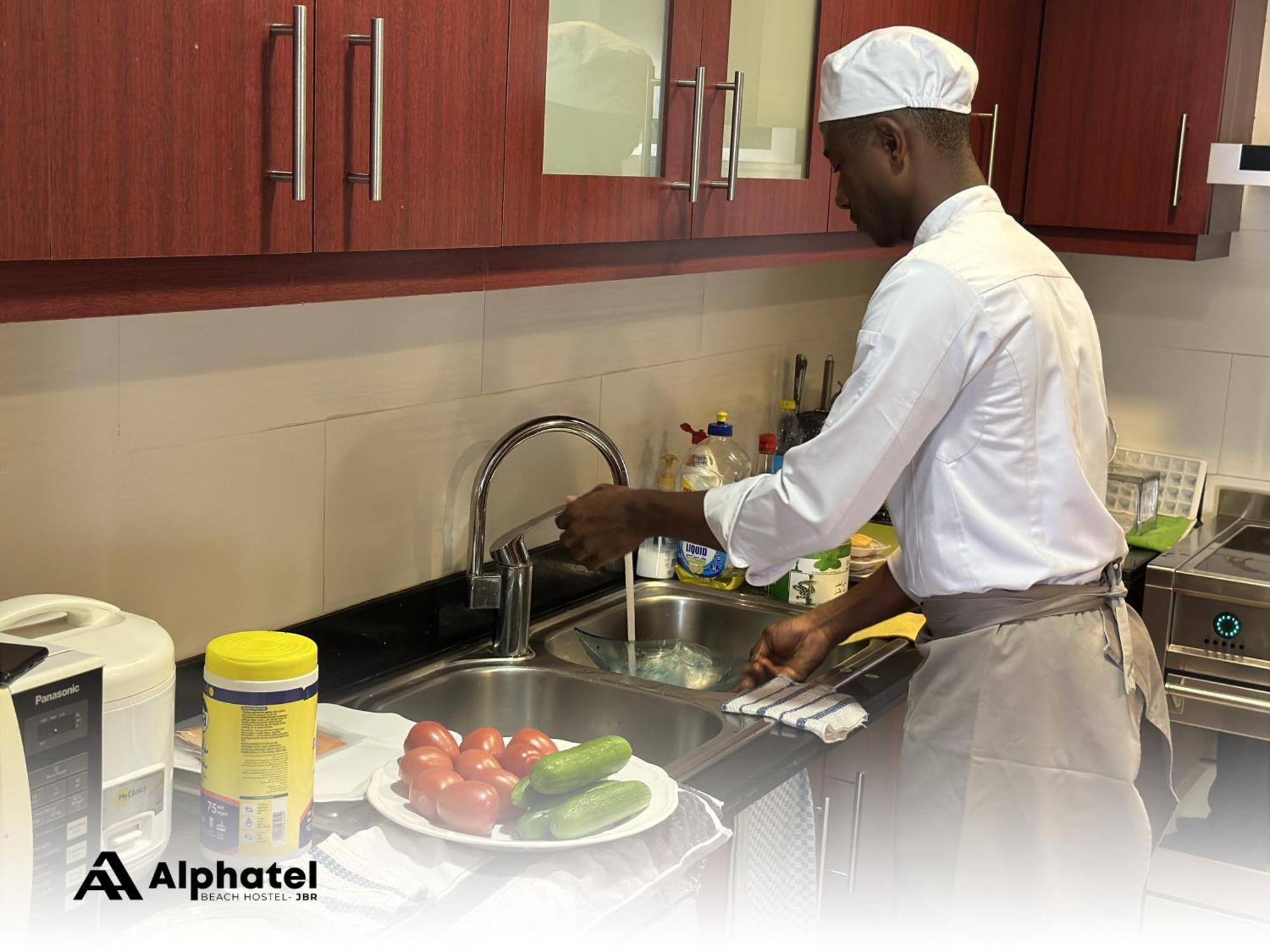 Alphatel Beach Hostel Jbr ดูไบ ภายนอก รูปภาพ